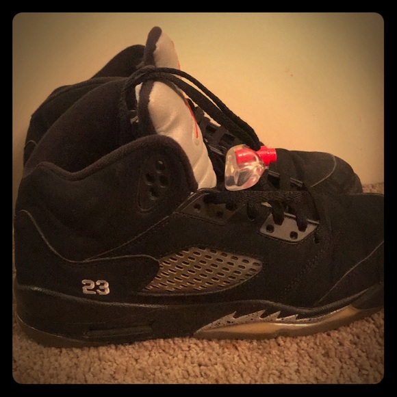 Jordan Shoes - Retro V black and red 6.5y Jordan Shoes - Retro V black and red 6.5y